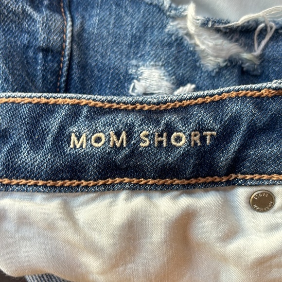 American Eagle Mom Short - size 8 - Picture 3 of 9